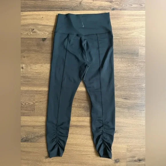 Nike Capri Legging - Picture 8 of 8